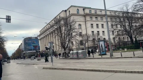 Sofia City Court Building Facade People Walking Daily Life Bulgaria 스톡 동영상 323921587