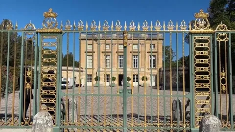 Sofia Coppola's 'Marie Antoinette' Returns to Versailles for its 20th Anniversar 動画素材 346168612