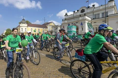 Sofia Rides a Bike Foto stock