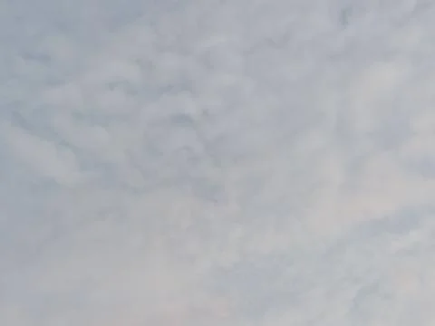 Soft Cloudy Sky Background with Light Gray Clouds Natural Atmospheric Texture Cl 스톡 사진