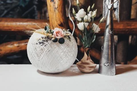 Soft light glows over rustic table setting Foto stock