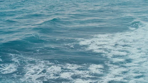 Soft Ocean Wave Rolling In Blue Hour Light Vidéo 333704693