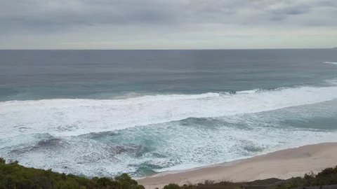Soft Ocean Waves crashing onto beach 4k, Denmark WA 库存影片 277600698