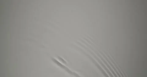 Soft ripples across clear silence 4K. Loop 库存影片 343960931