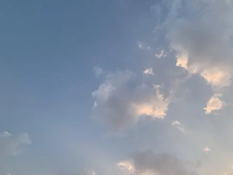 Soft Sunset Cloudscape with Blue Sky over Jakarta Indonesia Foto stock
