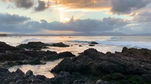 Soft Sunset Over The Beach In Byron Bay Australia -  Gentle Ocean Waves - HD 動画素材 150919094