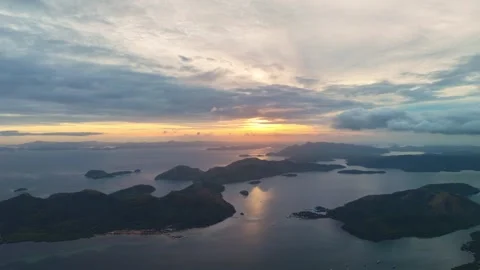 Soft Sunset Over Coron Island Bay and Cloudy Sky Vídeos de archivo 335517449