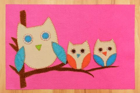 Soft toy pattern. Children's sewing textbook. Needlework is preparing tailori Foto stock