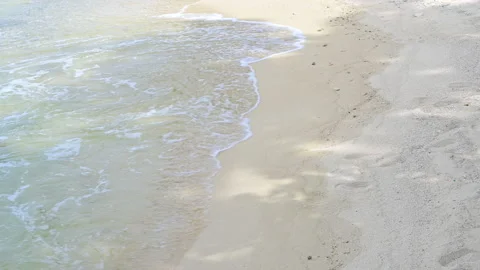 Soft wave with the blue ocean on a sandy beach. Stock-Footage 156851917