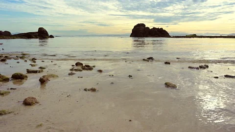 Soft wave with the blue ocean on a sandy beach. Stock-Footage 157040775