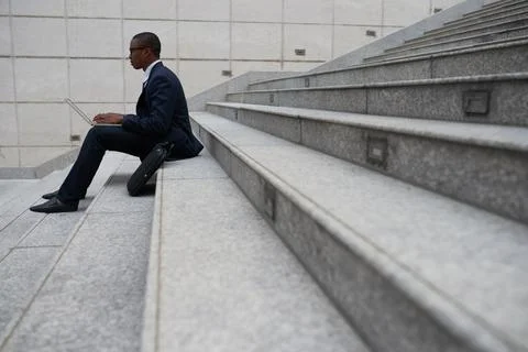 Software Developer Coding on Laptop Foto stock