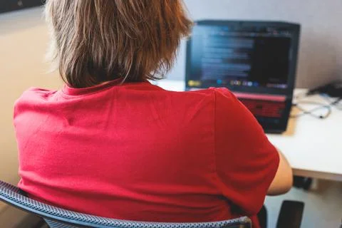 Software developer students in auditorium hall working on computer and lapt.. 스톡 사진
