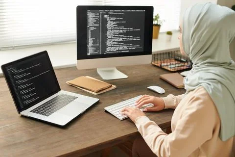 Software Developer Working on Code 스톡 사진