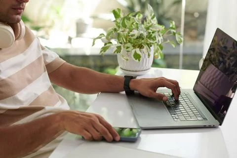 Software Developer Working on Laptop 스톡 사진