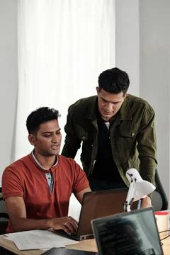 Software Developers Working in Office Foto stock