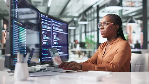Software Engineer Coding Secure Programs On Laptop Stockbeeldmateriaal 337228202
