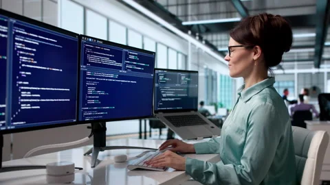 Software Engineer Focused On Coding Secure Data Programs Stockbeeldmateriaal 341002922