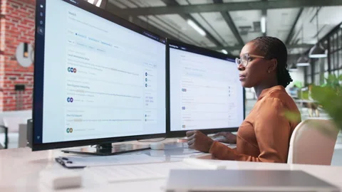 Software Engineer Uses AI-powered Platform For Advanced Document Search Stock Footage 339184391