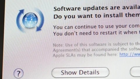 Software updates are available message on the computer screen Stock Footage 99138384