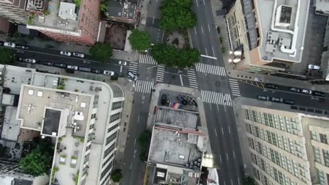 SoHo intersection and rooftops seen in a straight down city Vídeos de archivo 131266113