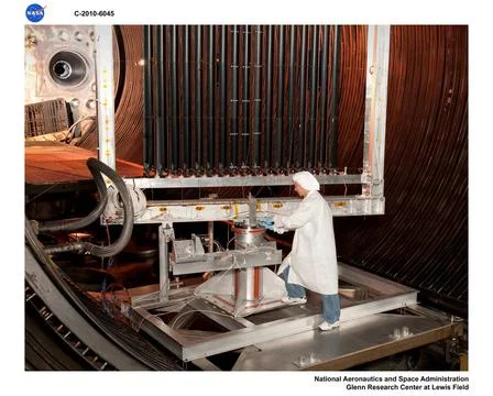 Solar Array Concentrator in Vacuum Tank 6 Copyright: xpiemagsx piemagsspac... 스톡 사진