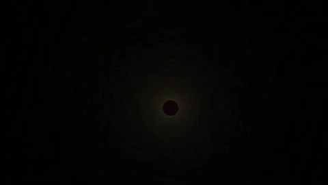 Solar eclipse with dark background and bright ring. Vídeo Stock 335966871