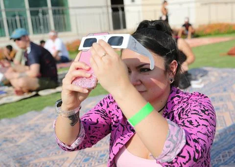 Solar eclipse in Dubai, United Arab Emirates - 25 Oct 2022 Fotos Stock