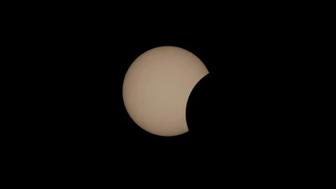 Solar eclipse sequence showing different phases Vídeos de archivo 342584626