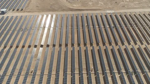 Solar field drone top reflection 動画素材 85826370