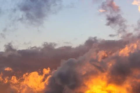 Solar illumination of clouds. Foto stock
