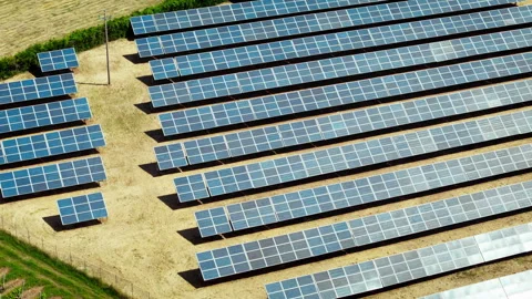 Solar panel array in structured rows, aerial close-up Stock-Footage 332990774