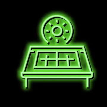 Solar panel installation neon glow icon illustration Illustrazione stock