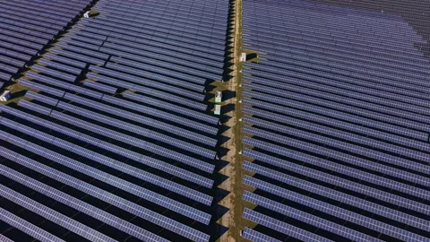 Solar panel installation seen from above at solar farm during daylight 스톡 동영상 334030723