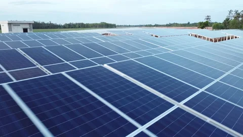 Solar panel shot from a drone in solar farm Vídeo Stock 158853238
