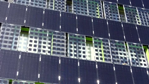 Solar panels on the building wall. Vídeos de archivo 212453287