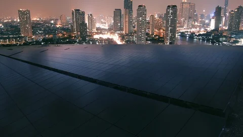 Solar panels with city light time lapse 動画素材 94611985