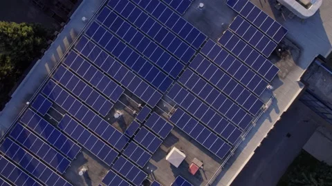 Solar panels installation and mounting on the top roof of the city building.  Video stock 196163177