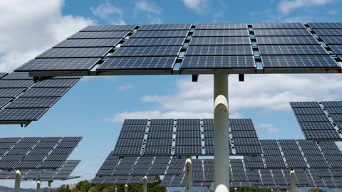 Solar Panels Tracking the Sun for Maximum Efficiency (Time Lapse | Panning) Stock-Footage 207139184