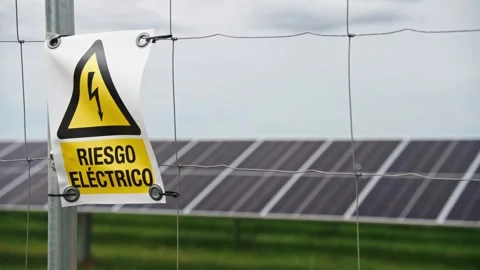 Solar Park Focus Shift Video stock 287742181