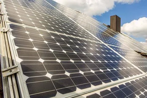 Solarmodule auf dem Dach eines Hauses in der Nähe von Murnau ( Landkreis G.. Stock Photos