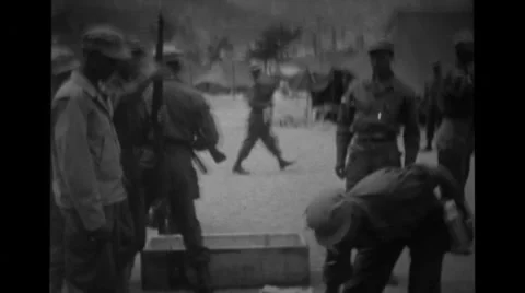 Soldier Distributing The Rifles Vídeo Stock 36417103