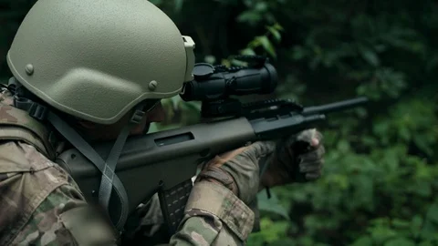 The soldier holds on the front sight of the enemy. Special operation. 스톡 동영상 107792266