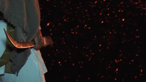 Soldier keeps his hand on the handle of the sword and see the spark of fire  Vidéo 171062058
