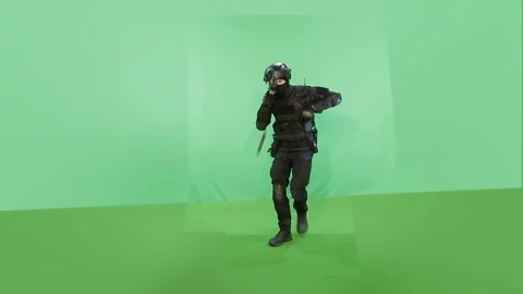 Soldier reload Video stock 91994923