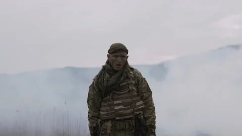 Soldier suffer concussion Stock Footage 135549858