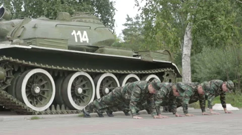 Soldiers doing  push-ups Stock Footage 42884554