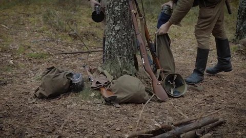 Soldiers at a halt Stock Footage 113826823