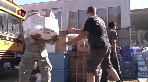 Soldiers help devastated community at Pateros after fire Stock-Footage 41596146
