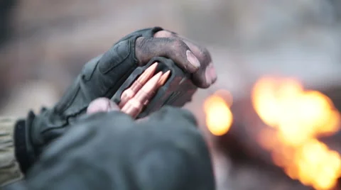Soldiers load ammunition Vídeos de archivo 44787008