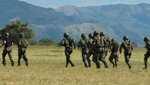 Soldiers loading in Helicopter - WAR  (HD)m 스톡 동영상 11235548